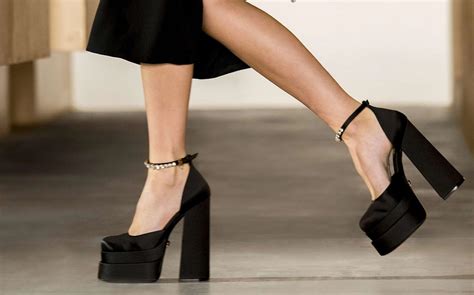 versace tacones